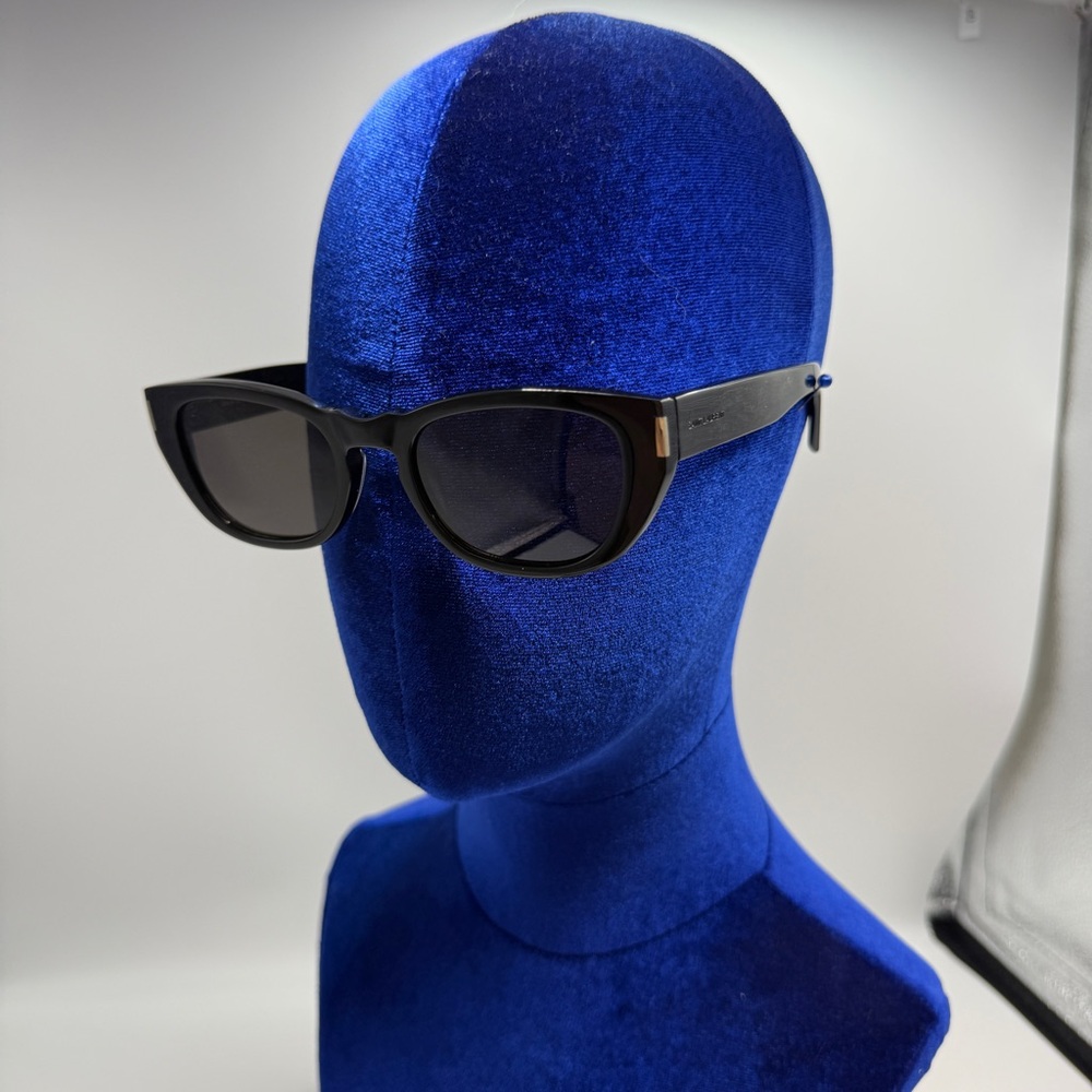 NEW Yves Saint Laurent Black Sunglasses - Picture 11 of 11